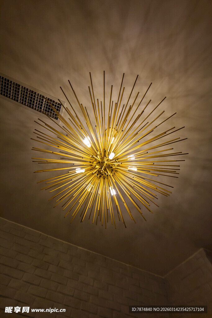 金色放射状奢华创意吊灯