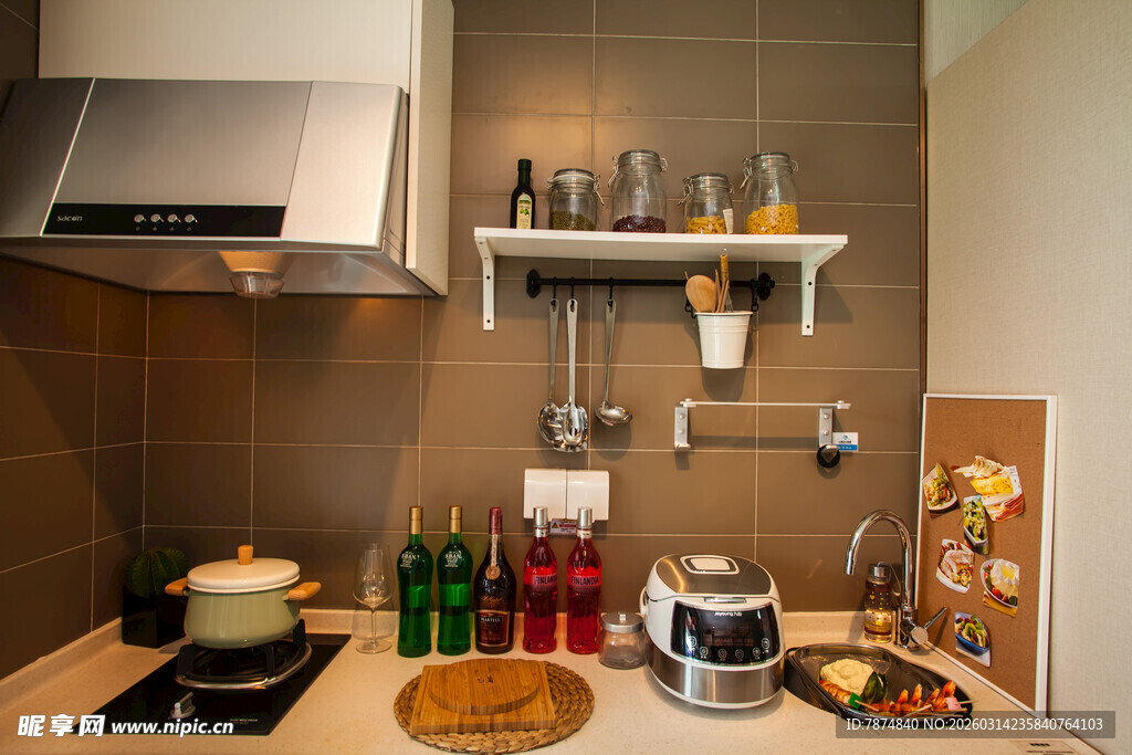 现代温馨厨房一角