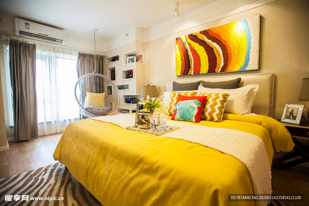 现代温馨卧室 色彩明快