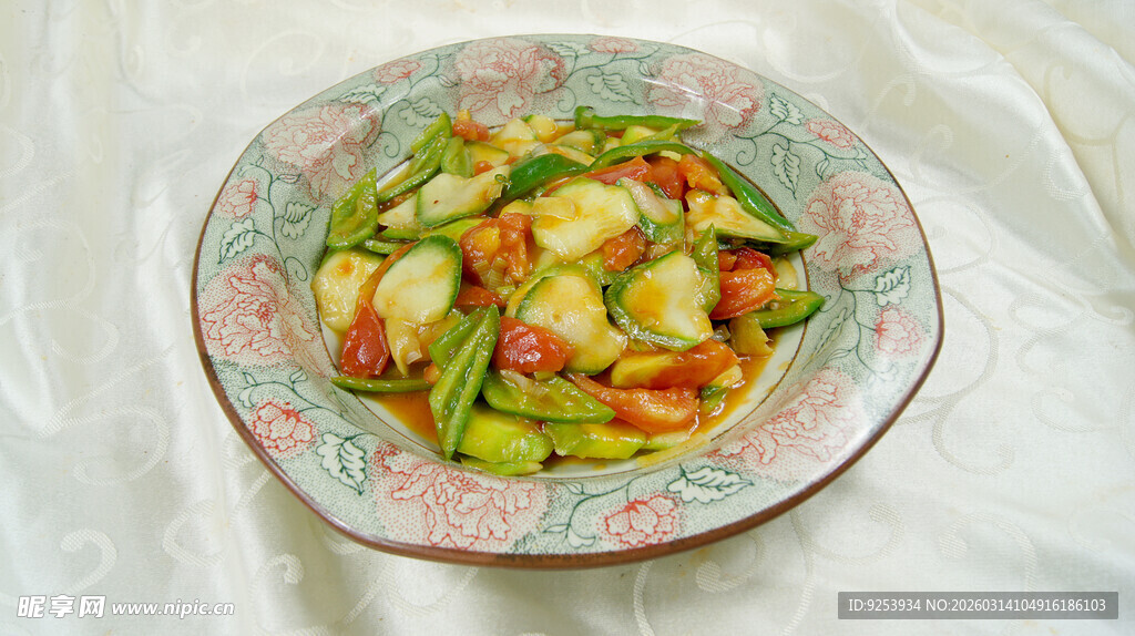 番茄辣子西葫芦