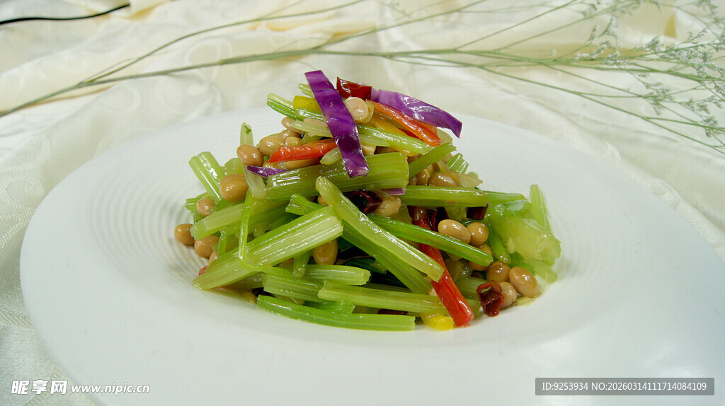 西芹拌黄豆