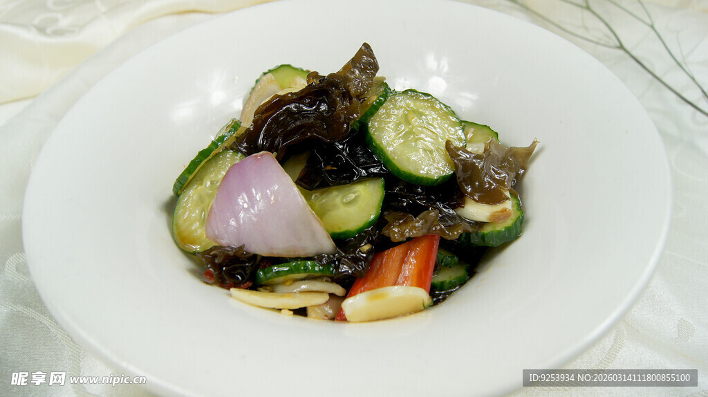 洋葱木耳拌黄瓜