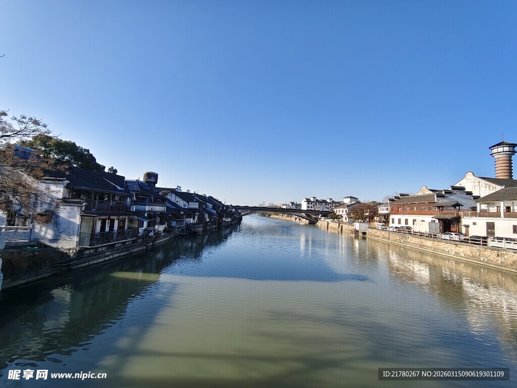 江南水乡河道风景图