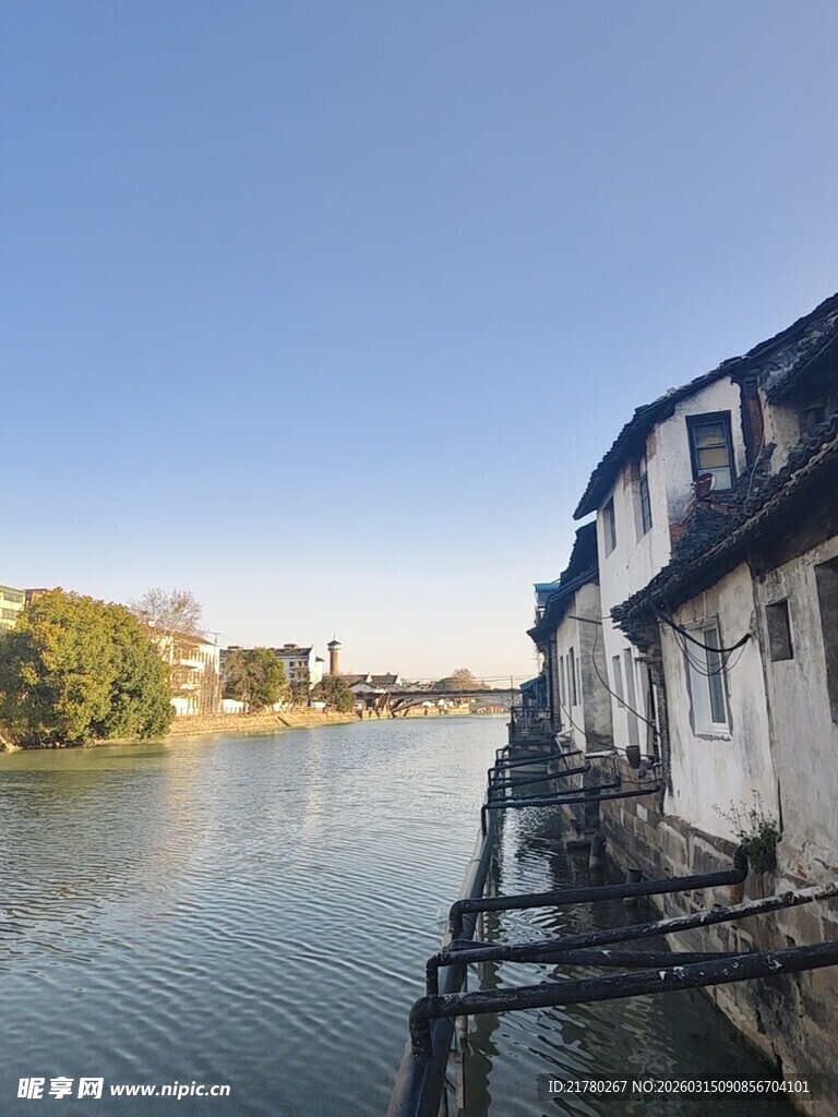 水乡河畔 古朴民居