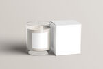简约白色蜡烛与包装盒