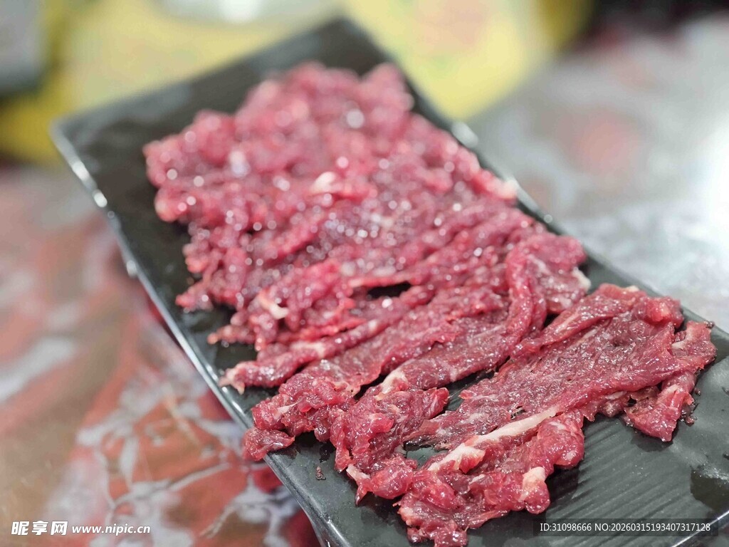 新鲜牛肉切片展示