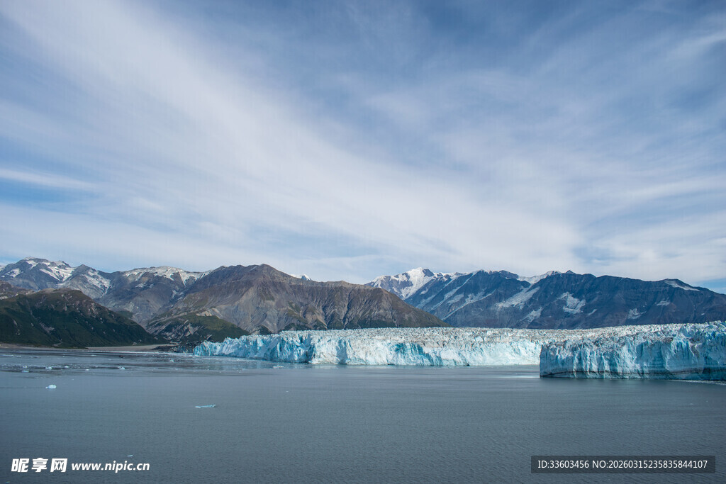 壮丽冰川与山水美景