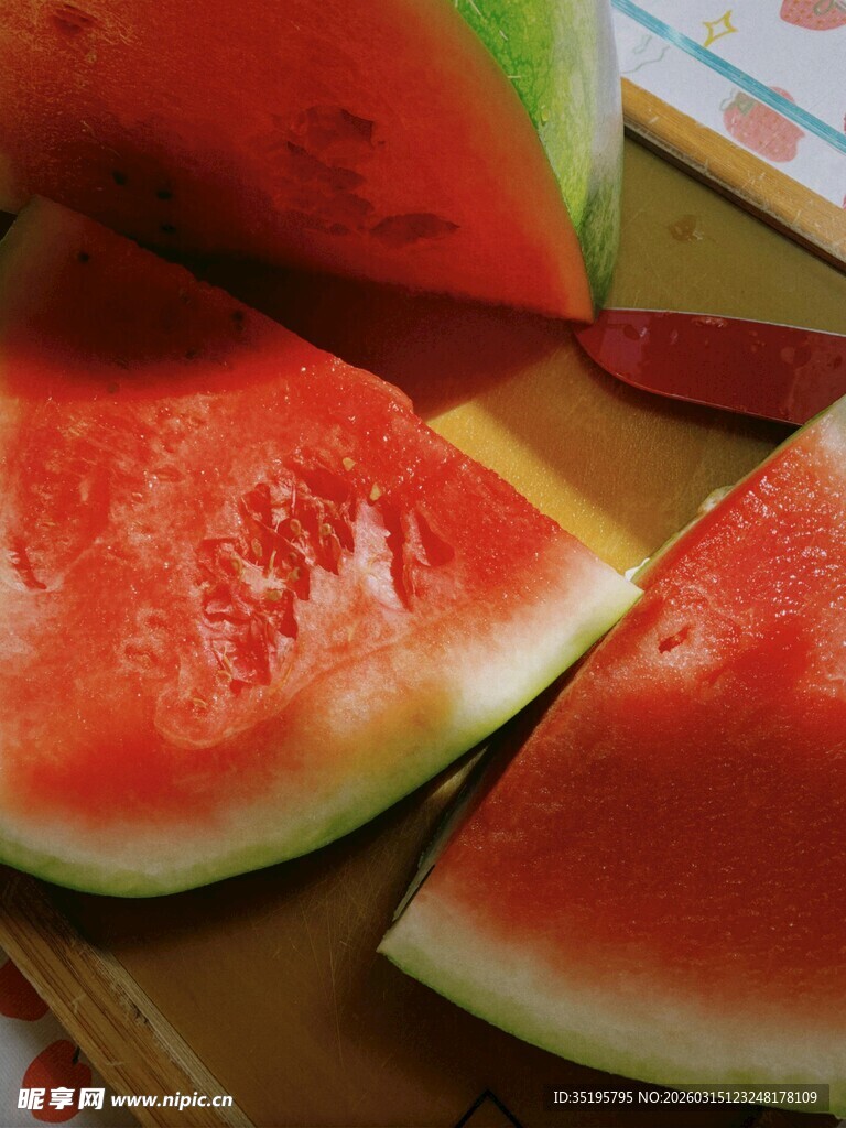 新鲜切块西瓜诱人呈现