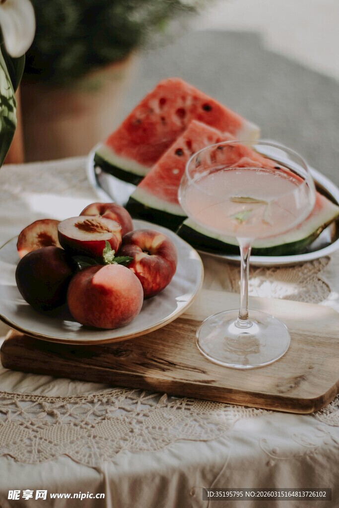 夏日户外美味水果与饮品