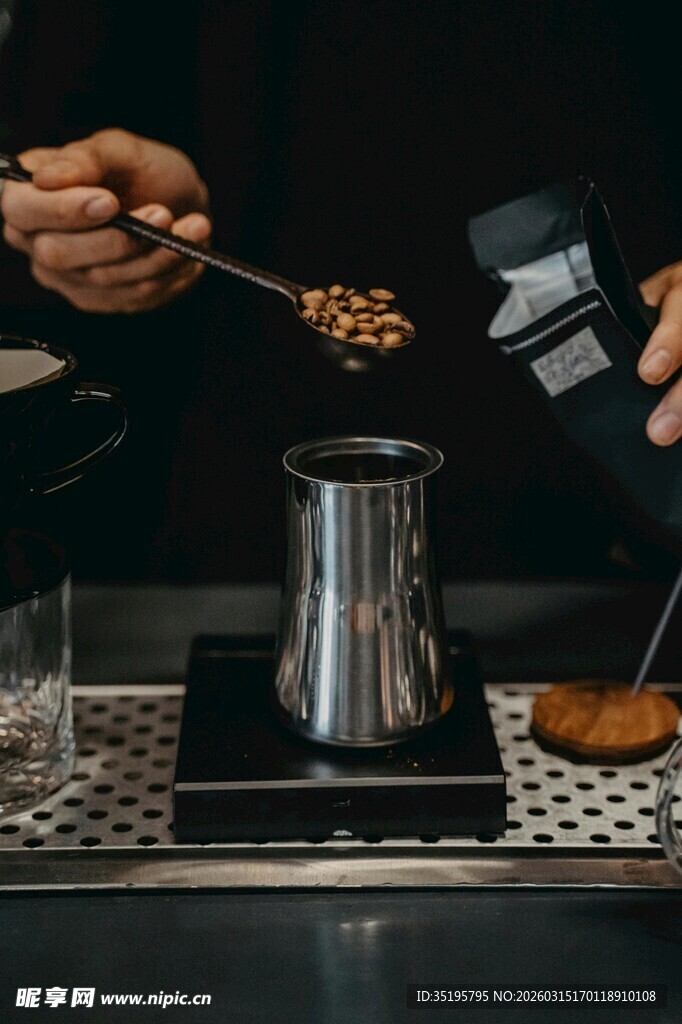 咖啡师制作咖啡精彩瞬间