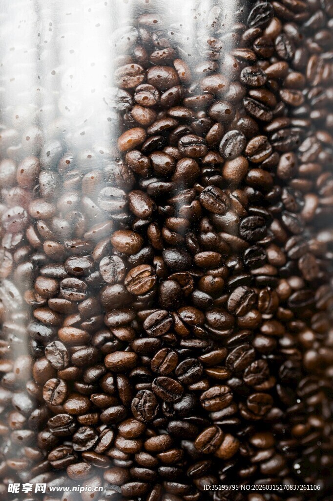 满满一袋咖啡豆