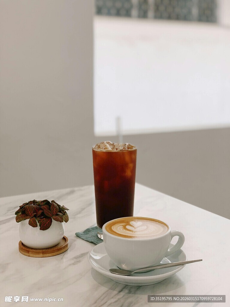 精致咖啡甜点组合