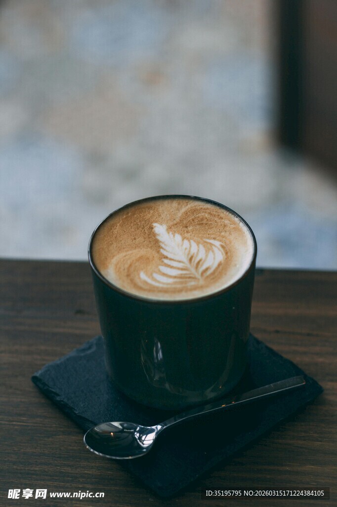 精致拉花咖啡静谧时光