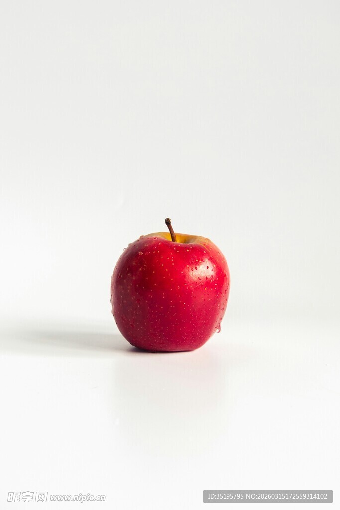 鲜红苹果静物特写