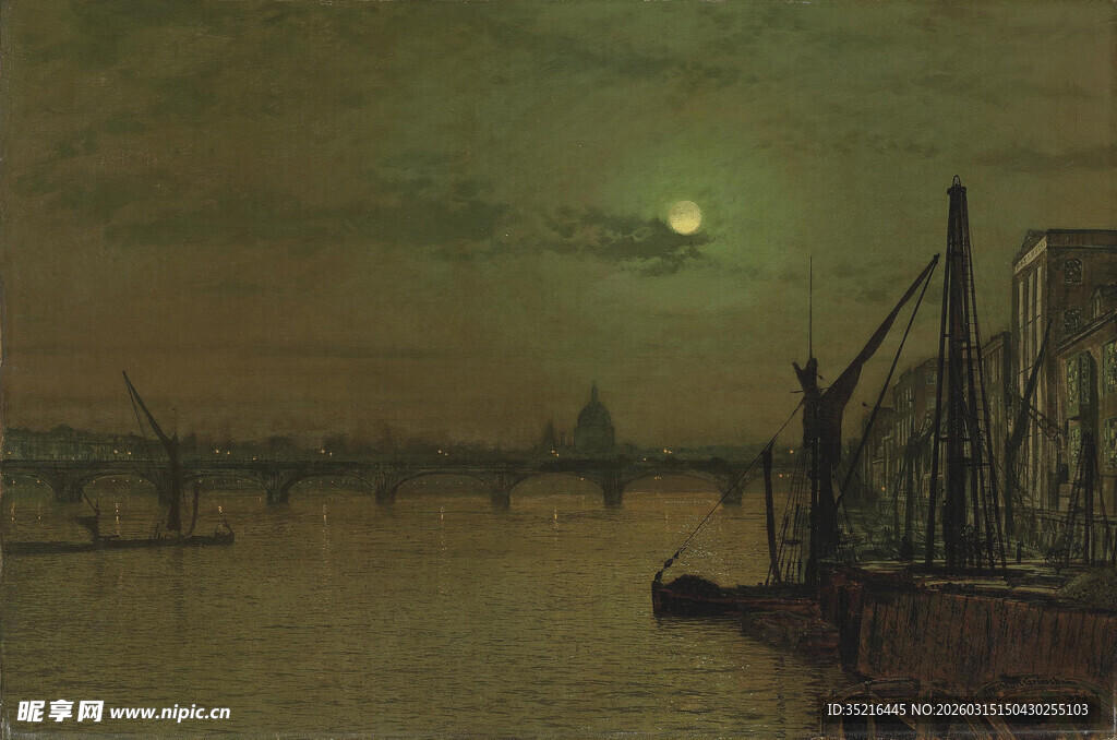 月夜下的河畔船只景象