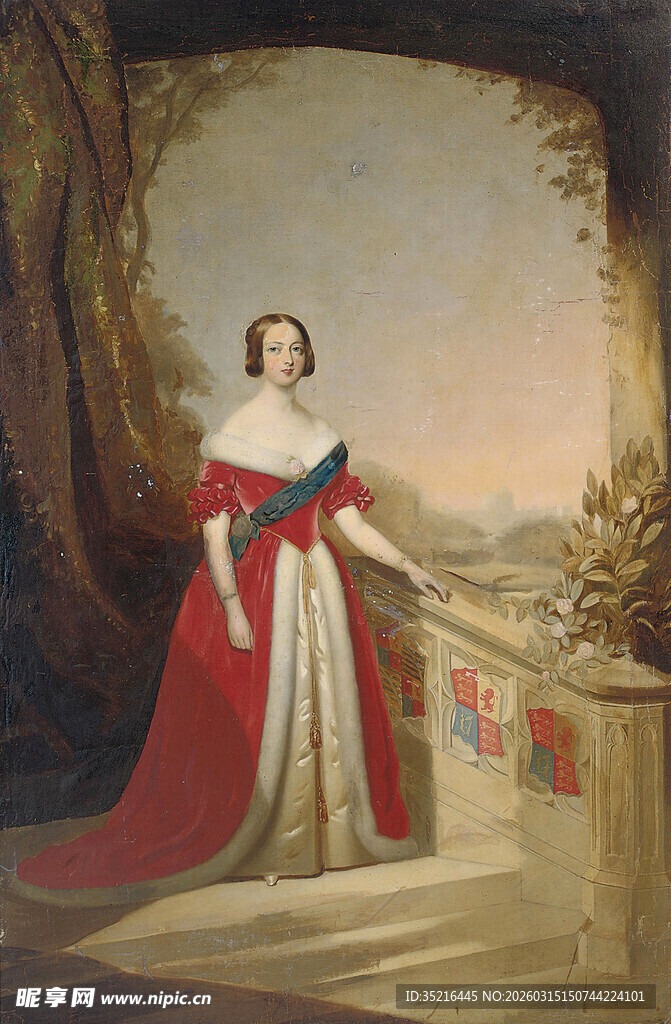 身着华服的古典优雅女士