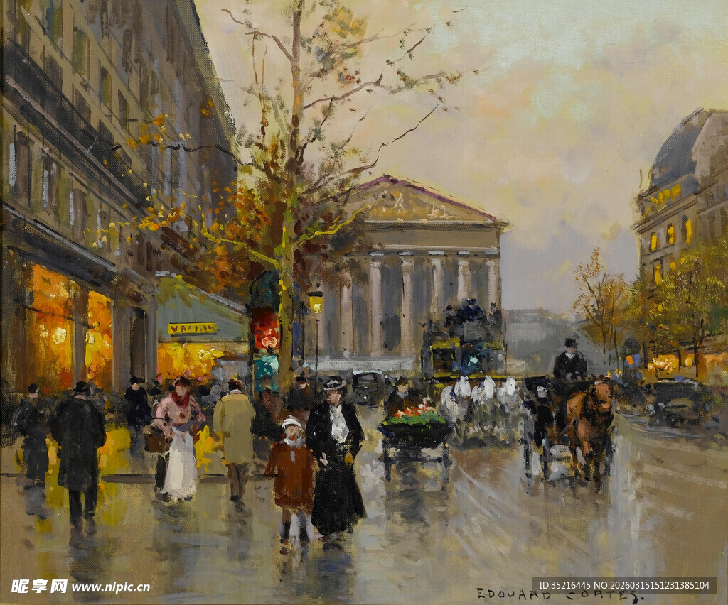 雨中欧式街道的热闹景象