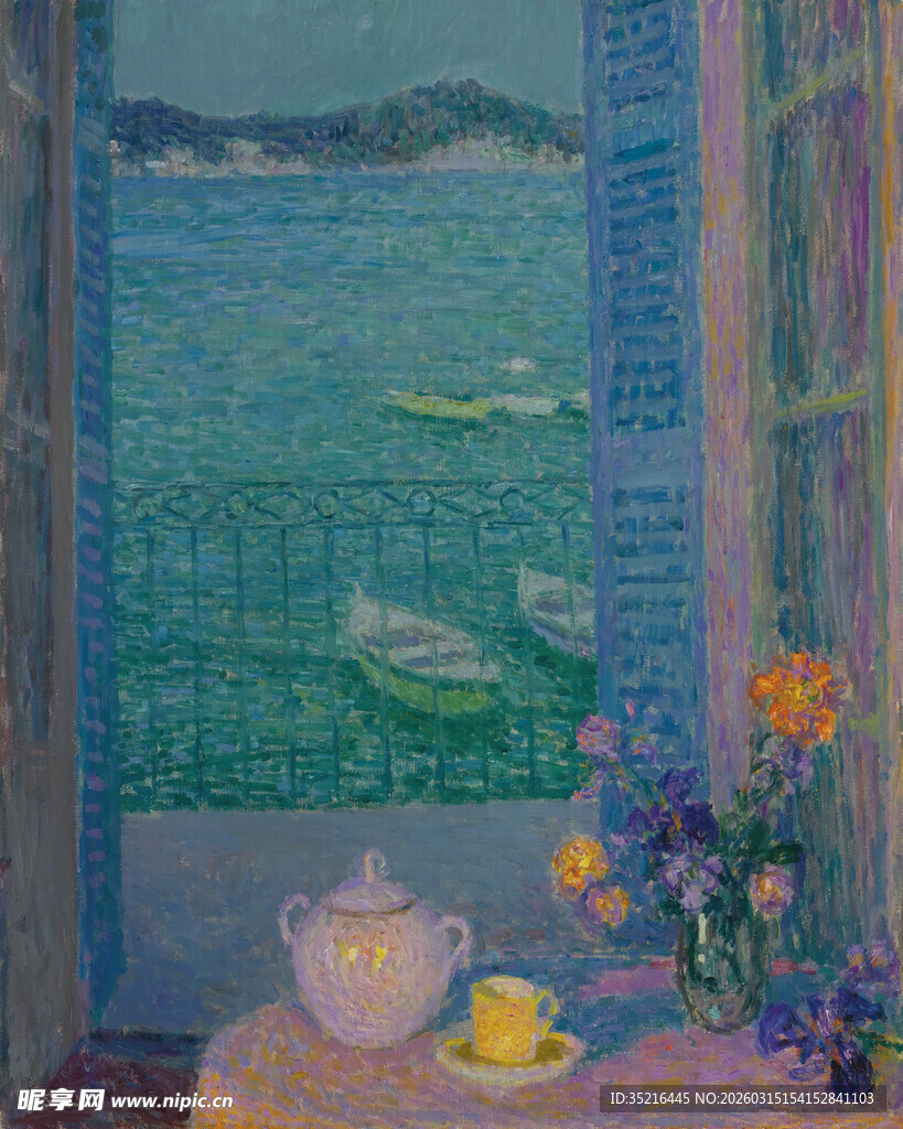 窗边海景与温馨桌景