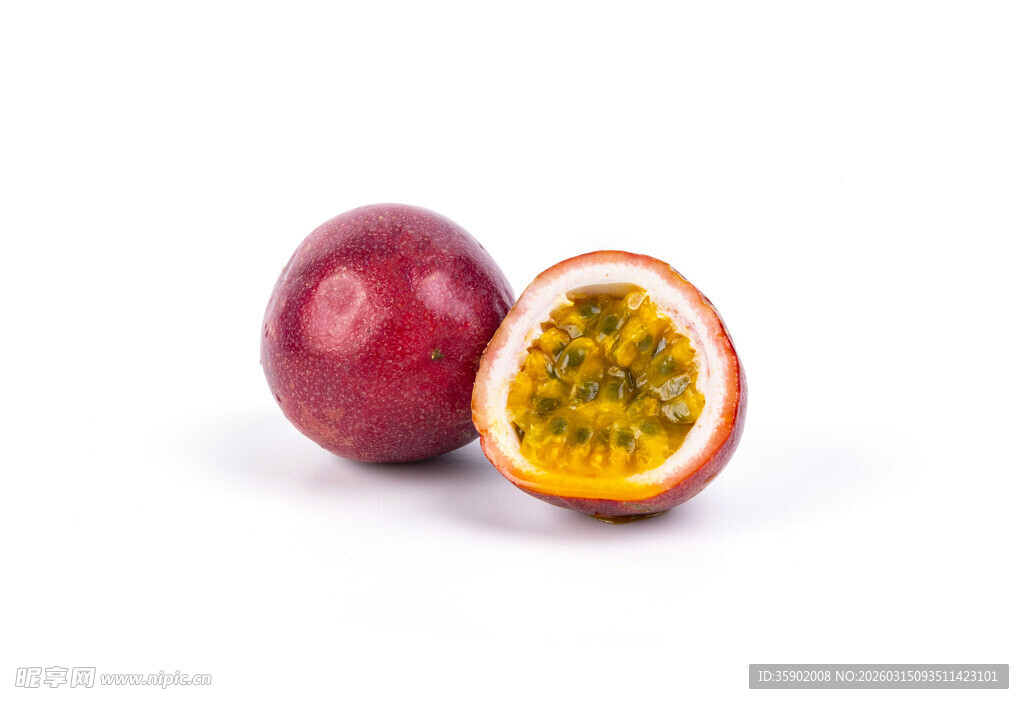 新鲜百香果一半剖开展示