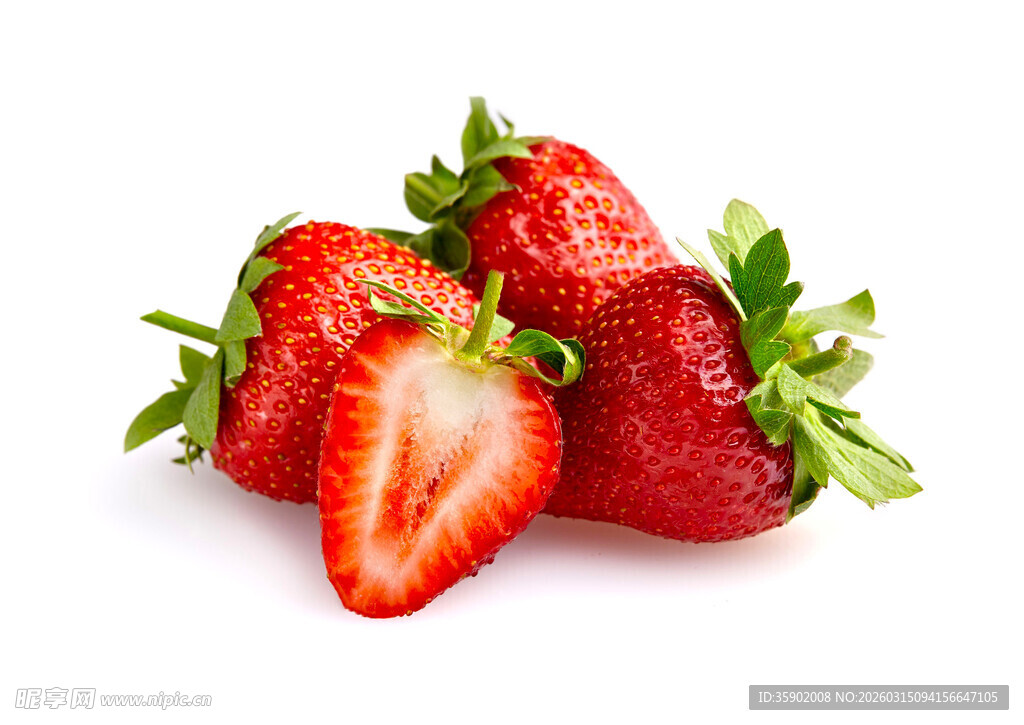 新鲜草莓色泽诱人超美味