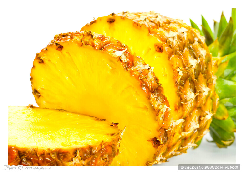 切片菠萝展示诱人果肉