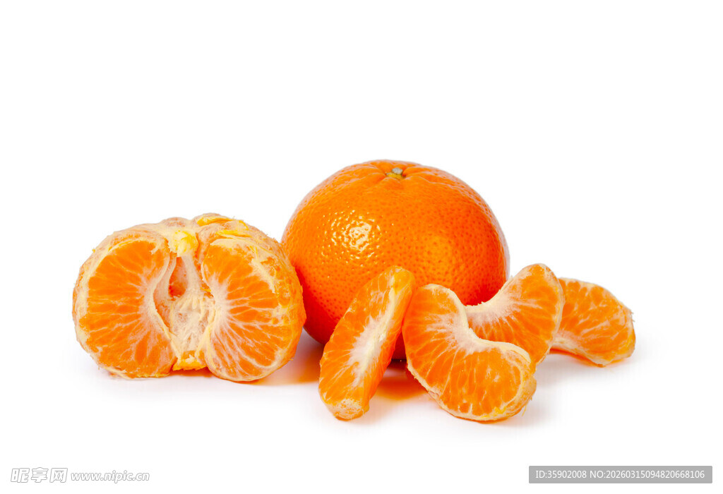 新鲜剥开的美味橘子