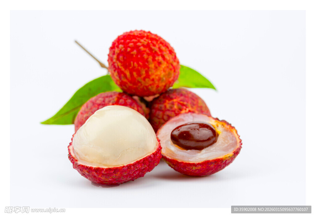 新鲜荔枝果肉饱满色泽艳