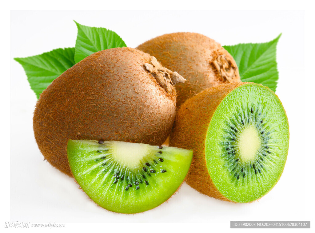 新鲜猕猴桃果肉翠绿诱人