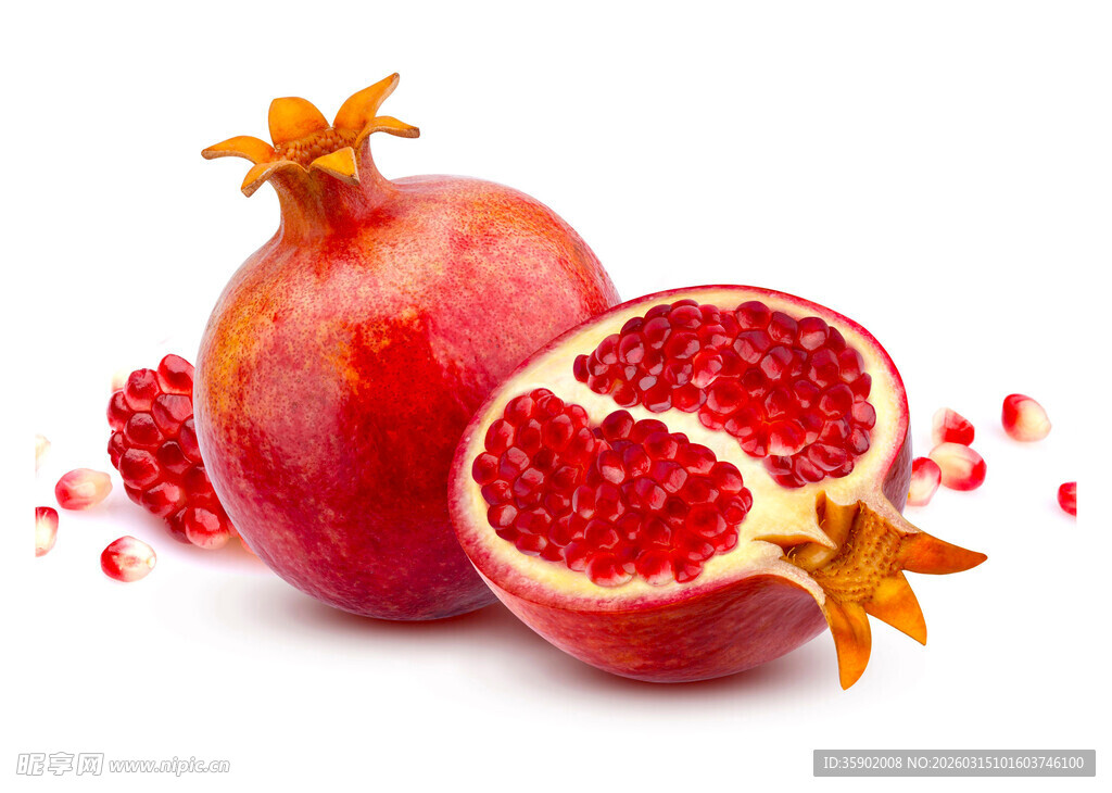 新鲜红石榴饱满多汁