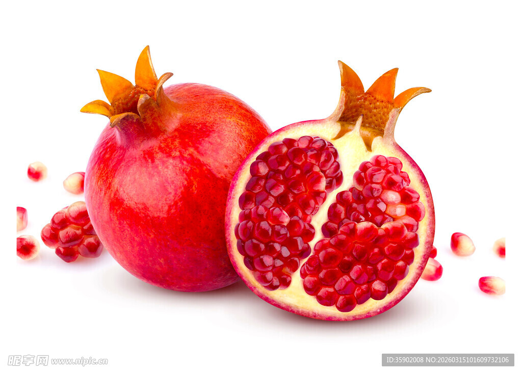 新鲜红石榴饱满多汁诱人