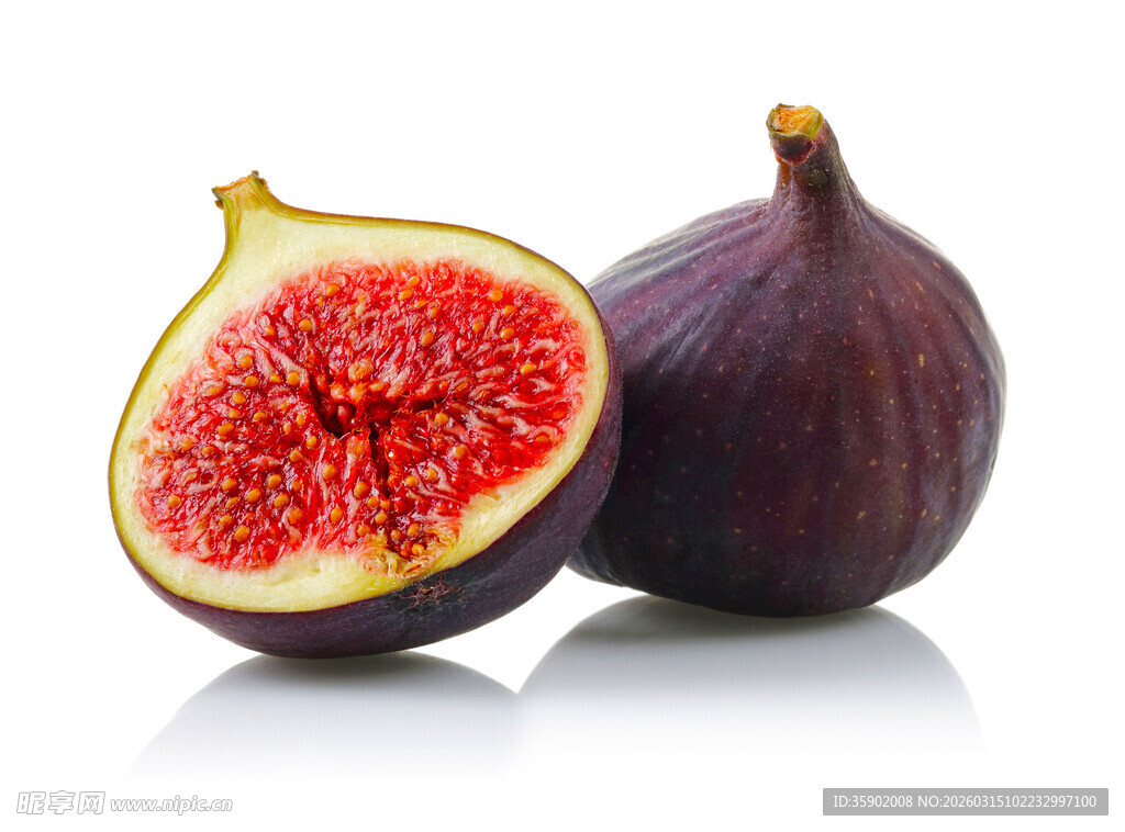 新鲜无花果一半切开展示