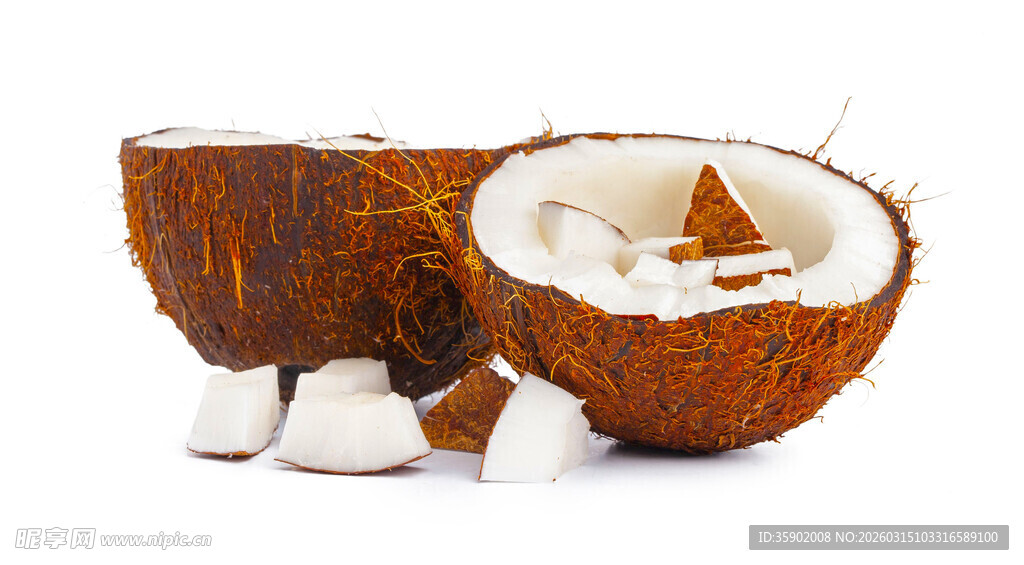 新鲜破开的椰子及椰肉