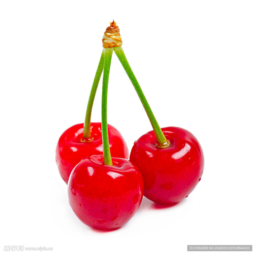 三颗鲜红饱满的樱桃