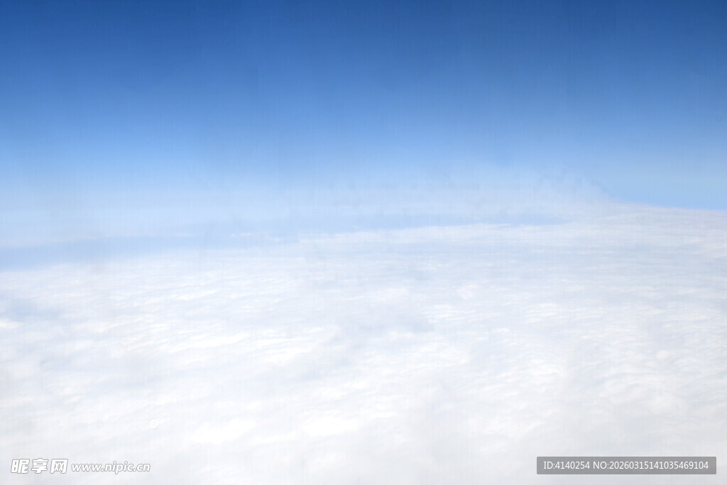 高空俯瞰云海美景