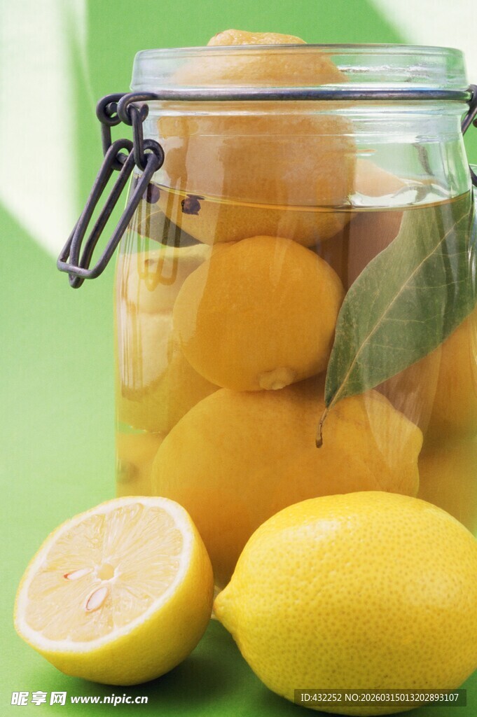 罐装柠檬清新诱人