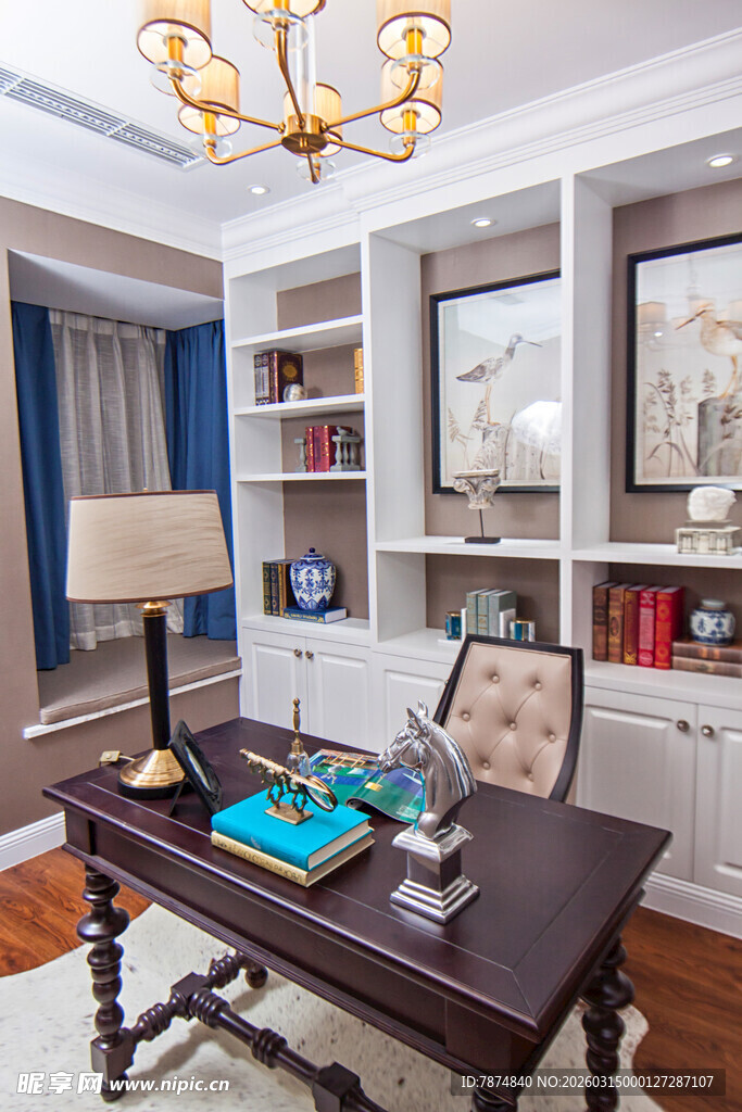 现代优雅书房办公空间