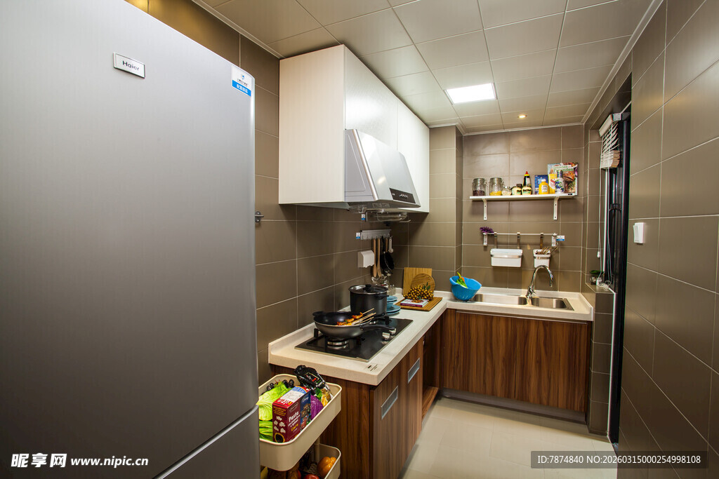 现代简约风开放式厨房一角