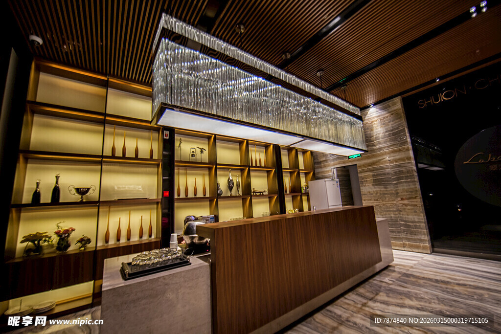 现代豪华酒吧内部设计