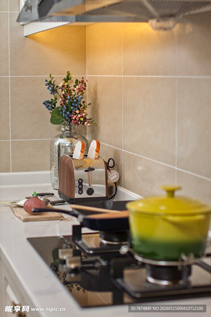 厨房灶台温馨烹饪场景