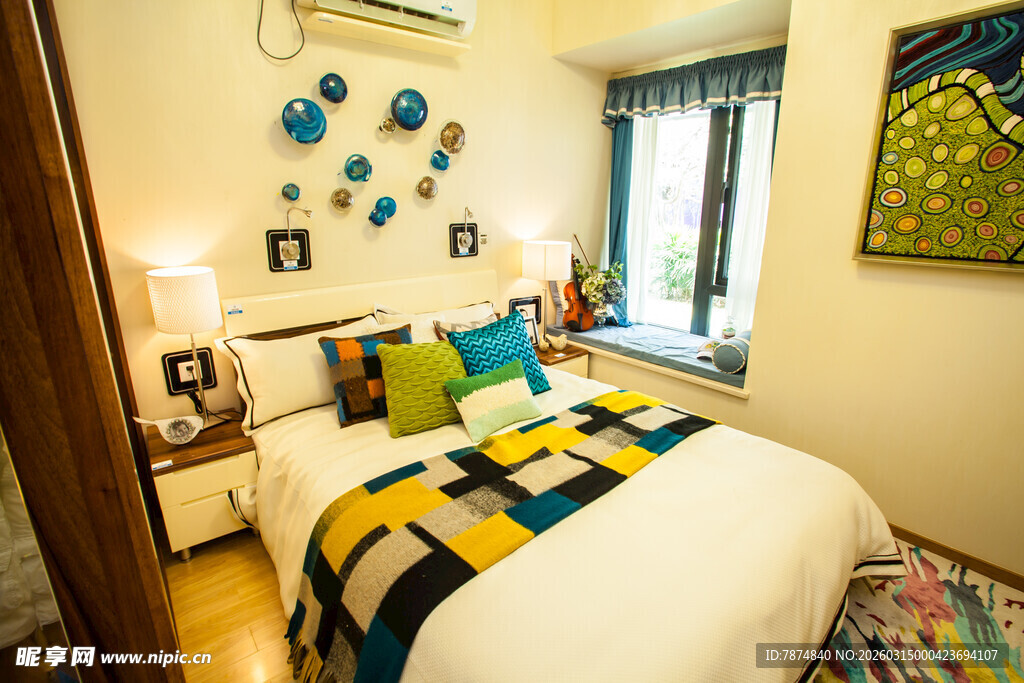 现代温馨卧室室内装饰图