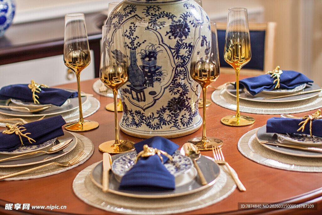 中式古典风格精致餐桌布置