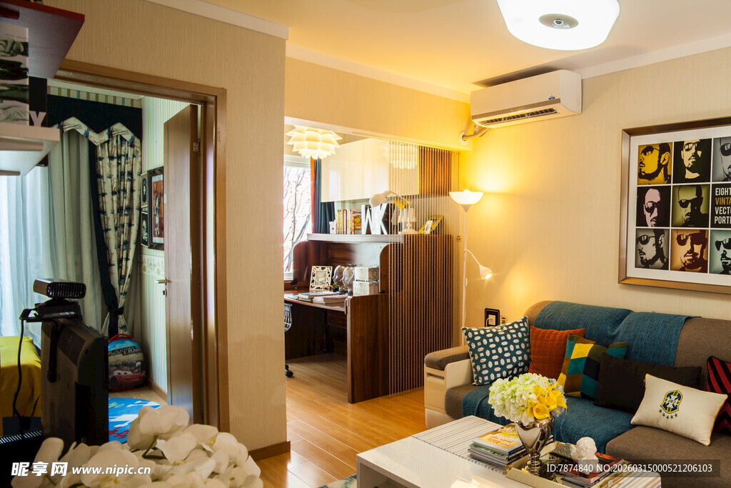 温馨现代风家居客厅一角