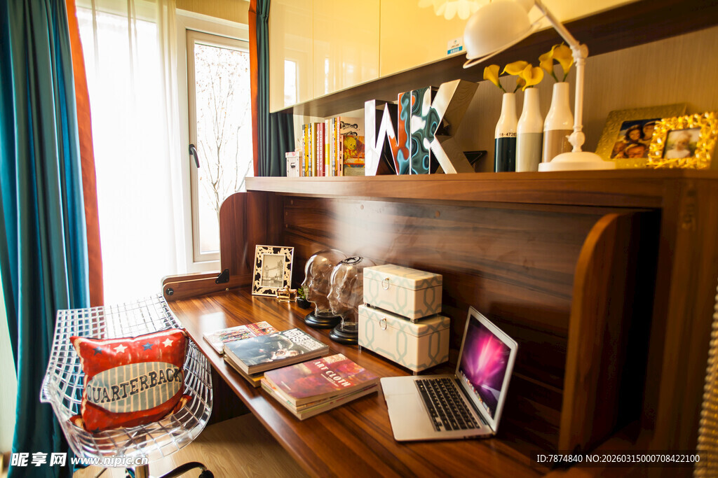 温馨书房一角 尽显生活气息