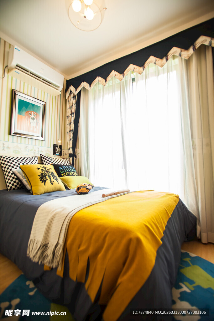 现代温馨卧室装饰展示