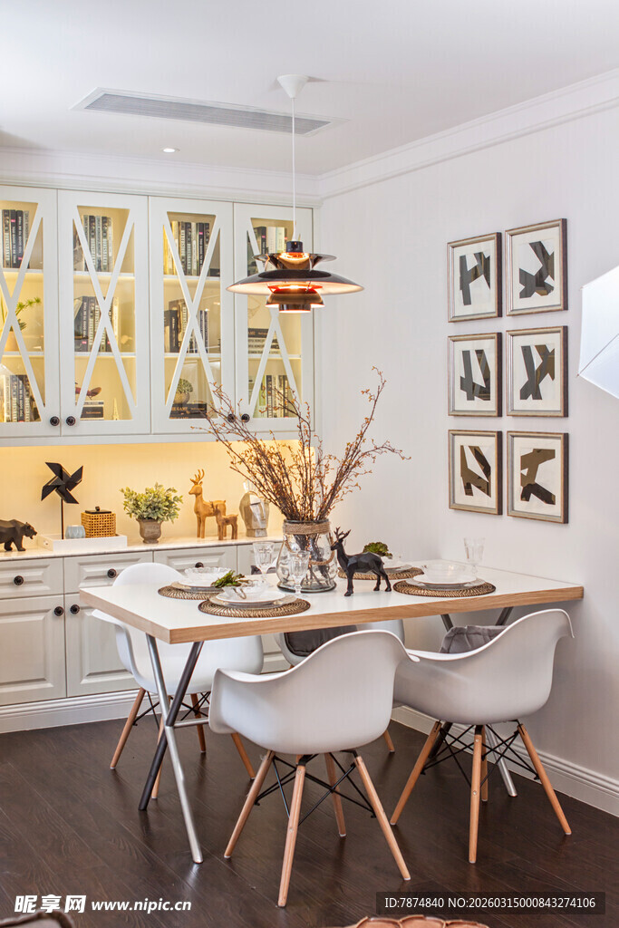 现代简约风餐厅室内场景