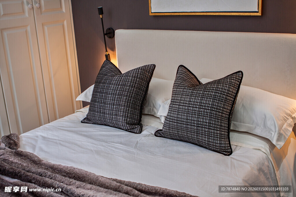 简约卧室床品布置展示