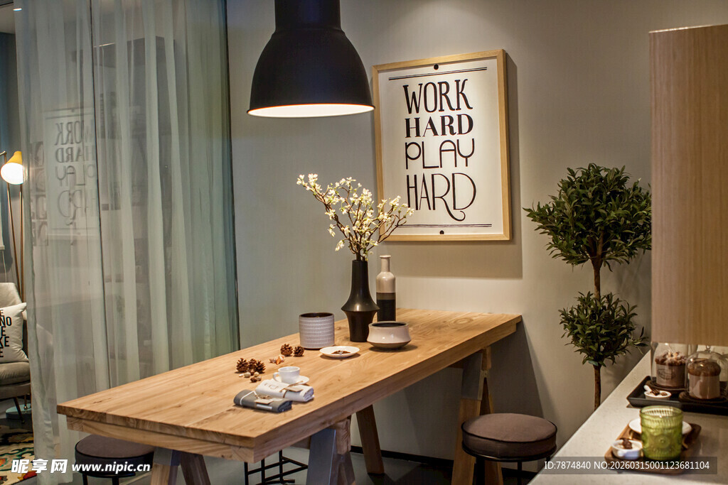 简约温馨的室内用餐角落