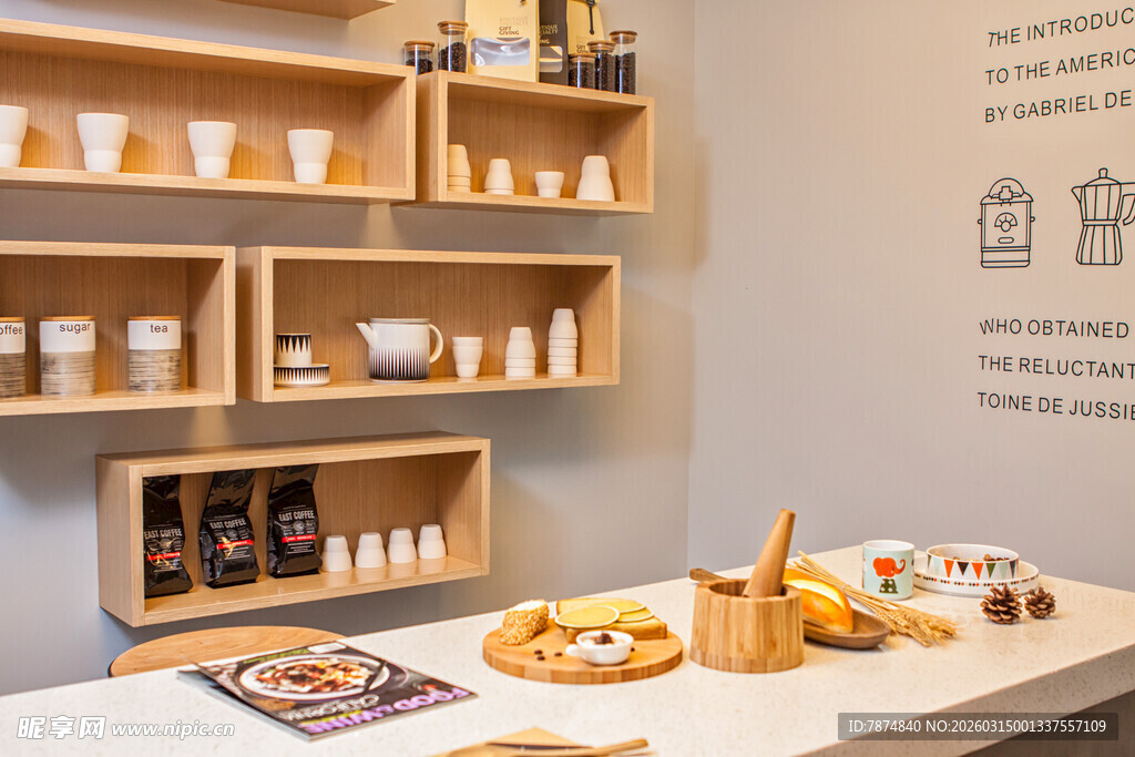 温馨茶室陈列的精致茶点