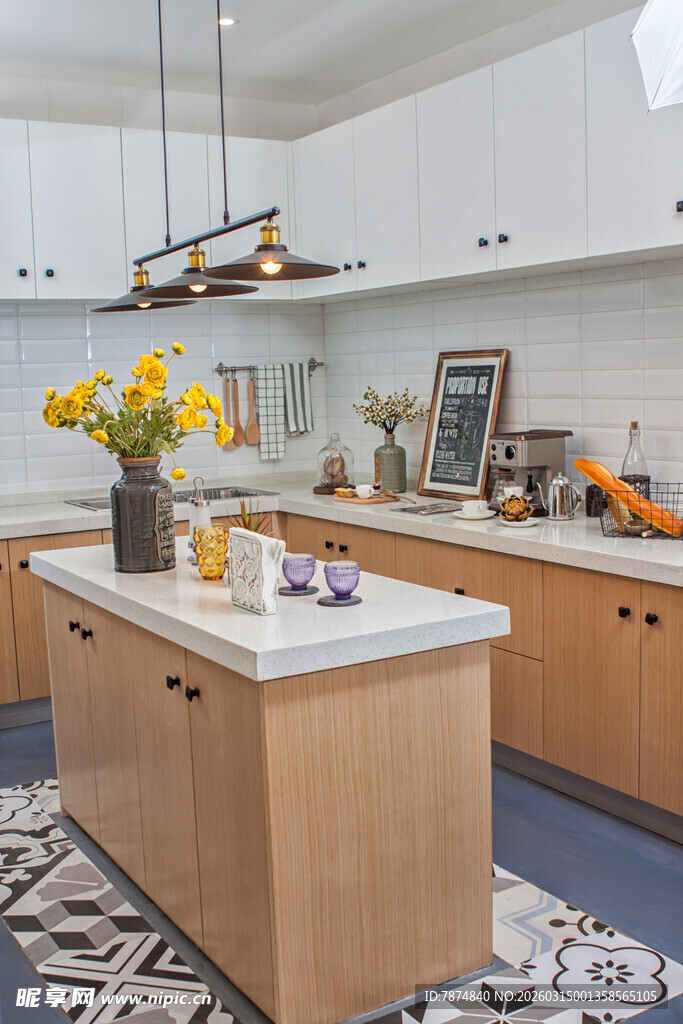 现代简约风格的温馨厨房