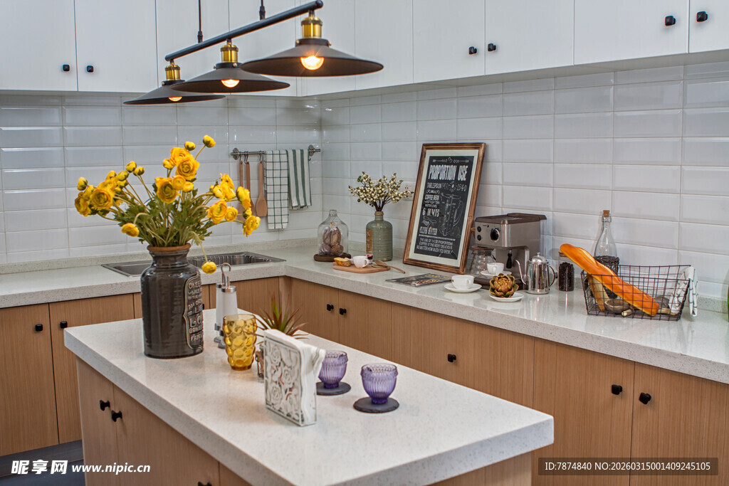 现代厨房的温馨台面布置